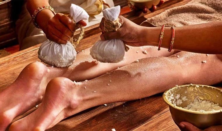 Navara Kizhi therapy